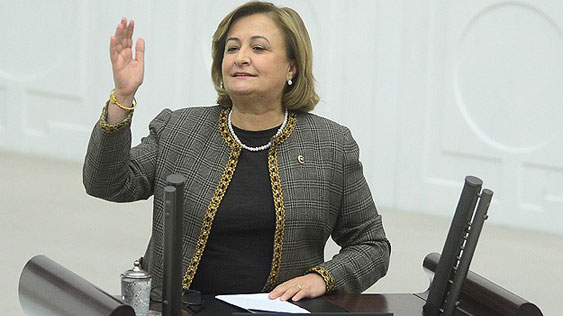 AK Parti fiili ve sözlü saldırıda bulunan vekilleri kınadı