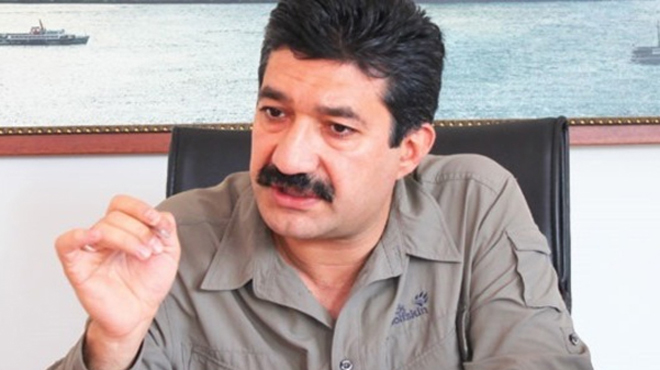 Ak Parti’de iki aday adaylıktan çekildi