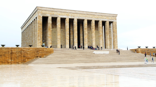 Anıtkabir tören alanı yenileniyor