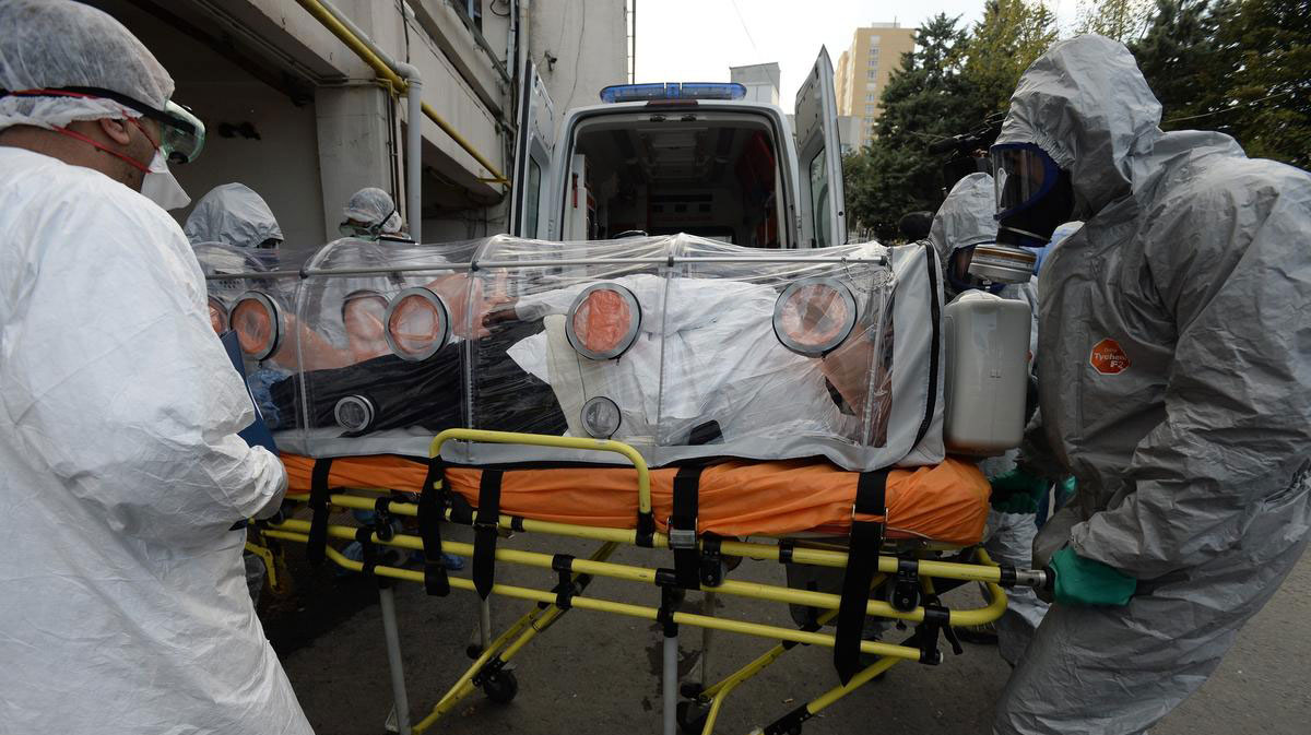 Batı Afrika'da Ebola'dan ölenlerin sayısı 8 bine yaklaştı