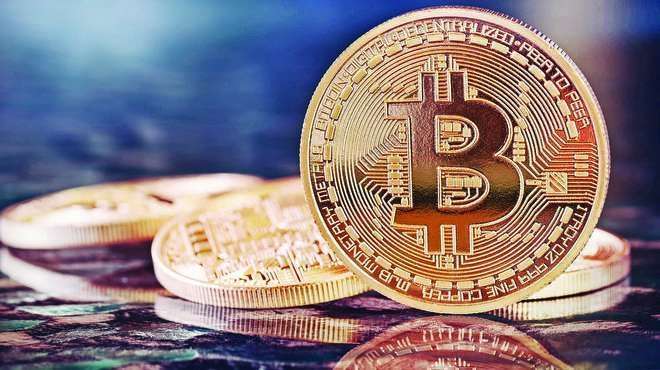 Bitcoin 11 bin doları aştı