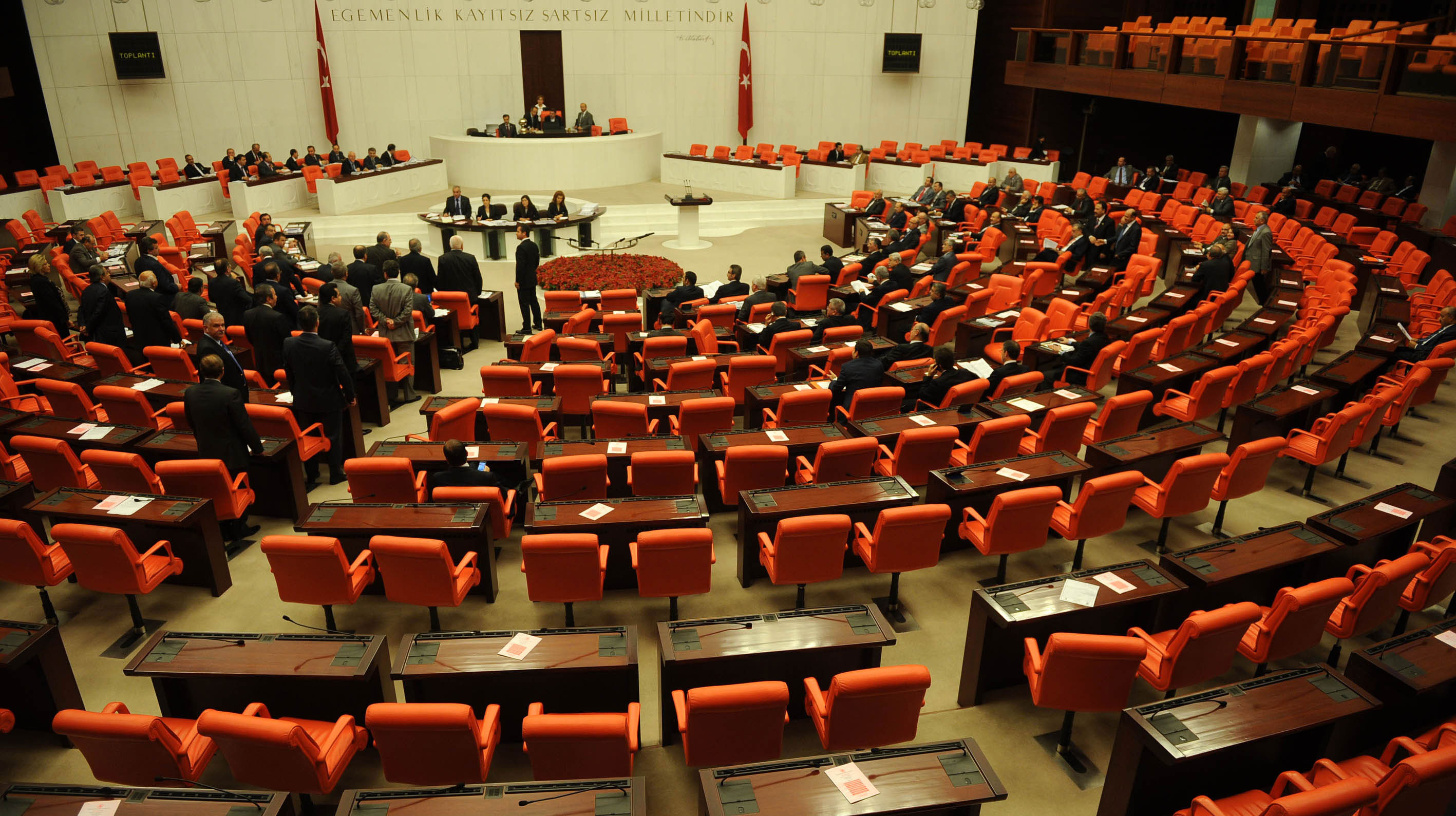 CHP torba yasada bazı iptaller için AYM'ye başvurdu