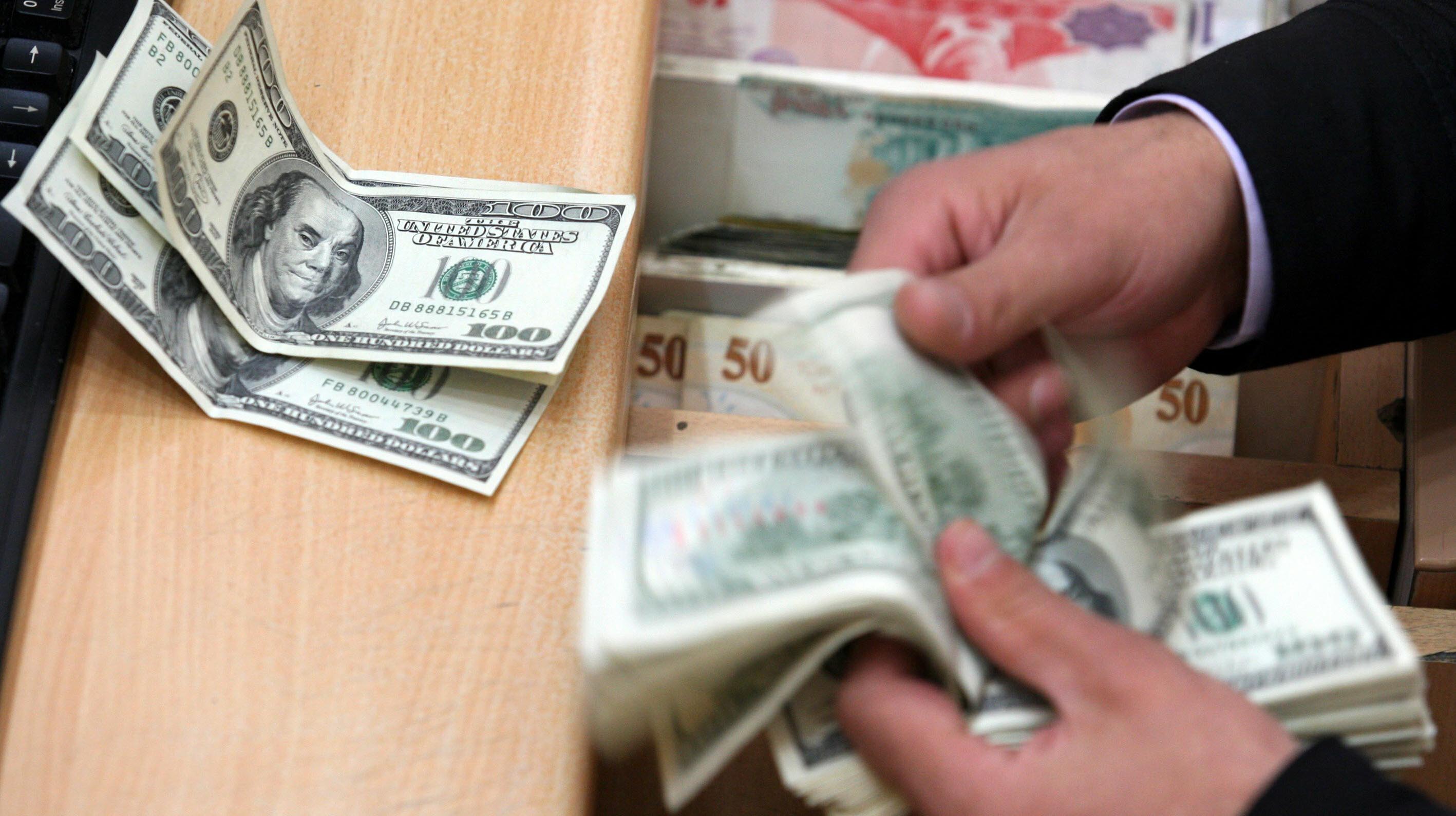 Dolar 2,62 liradan haftaya başladı