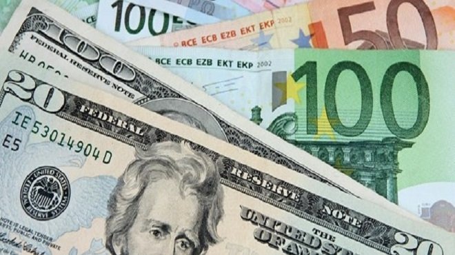 Dolar ve Euro rekora doymuyor