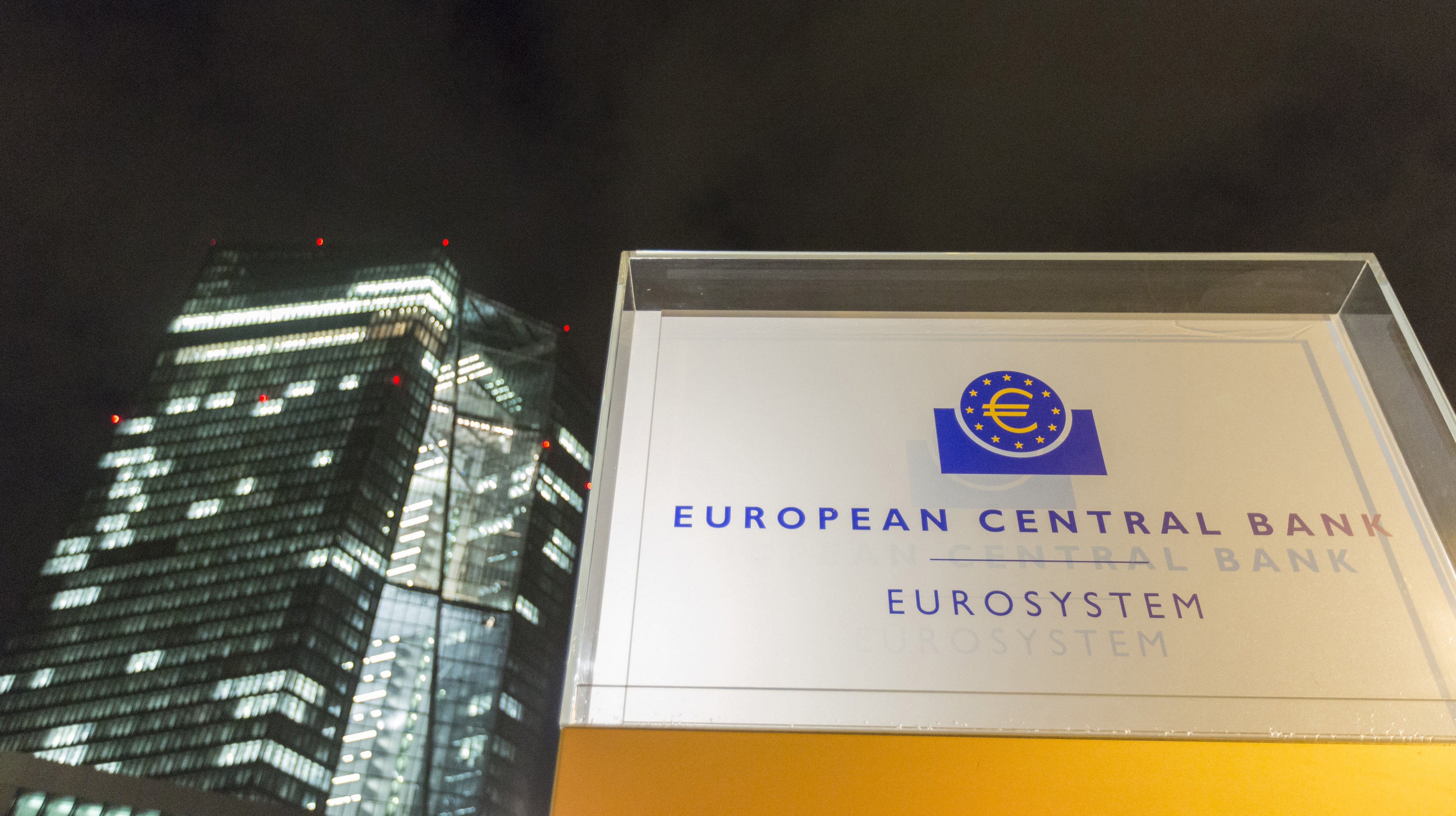 ECB/Praet: Enflasyon hedefi için B planımız yok