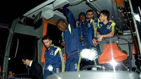 Fenerbahçe otobüsüne saldırıda 2 gözaltı