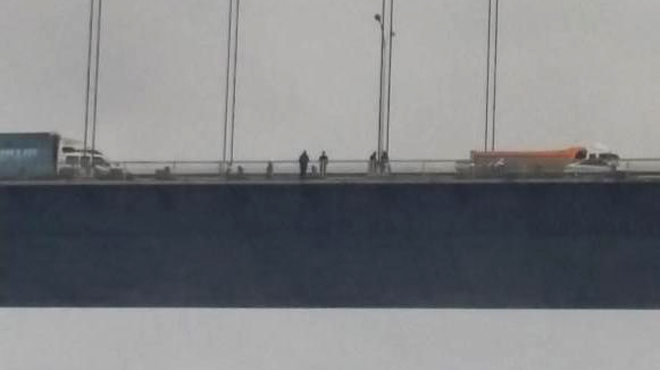 FSM’de intihar girişimi İstanbul trafiğini kilitledi