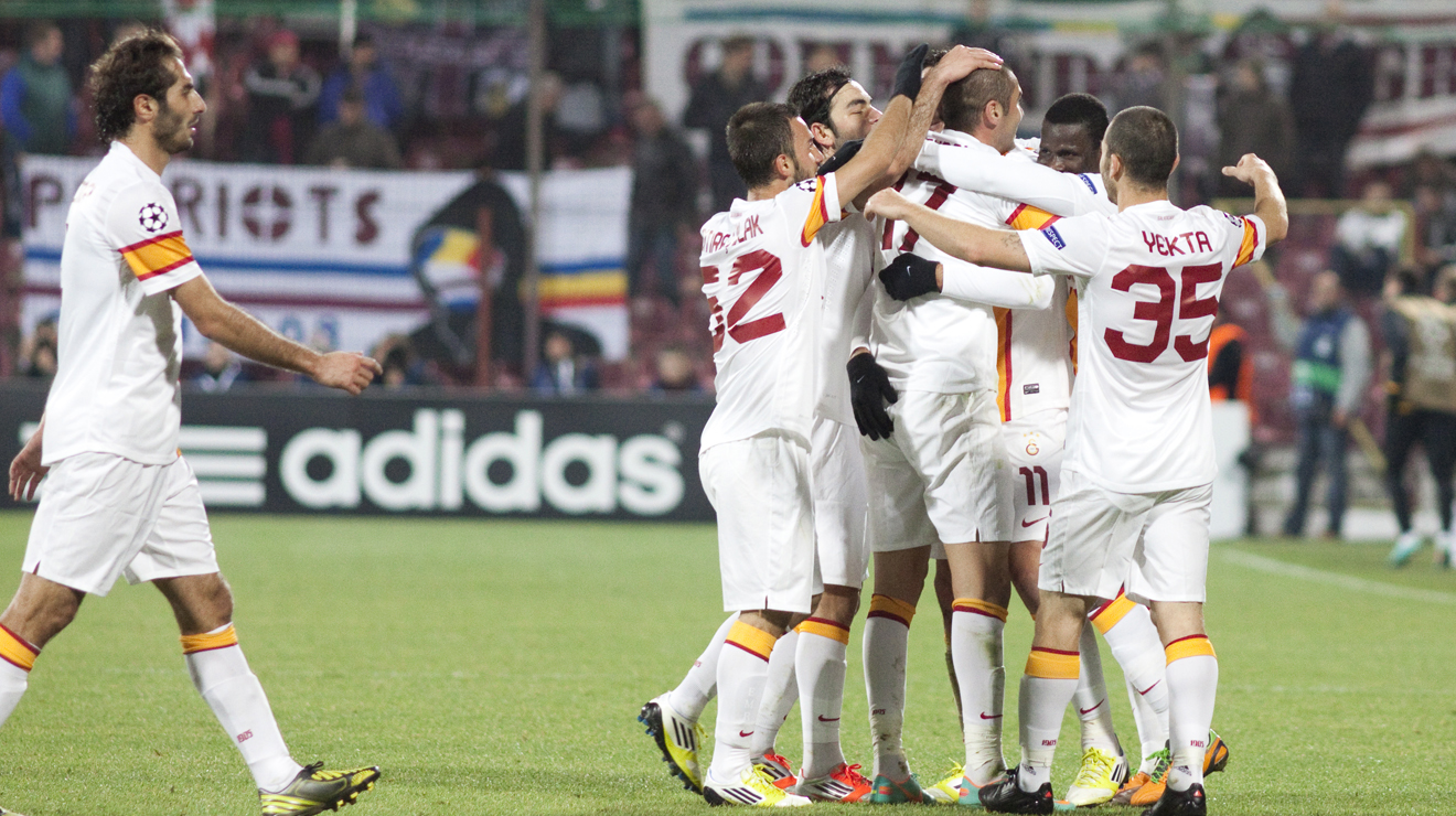 Garenta Galatasaray'a sponsor oldu