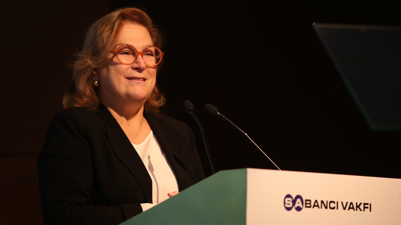 Güler Sabancı Davos'ta konuştu