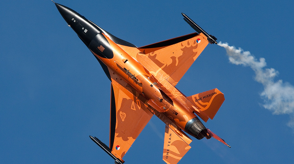Hollanda'dan IŞİD'e karşı F16 uçak tahsisi