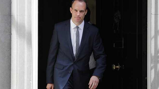 İngiltere'de Brexit Bakanı Raab oldu