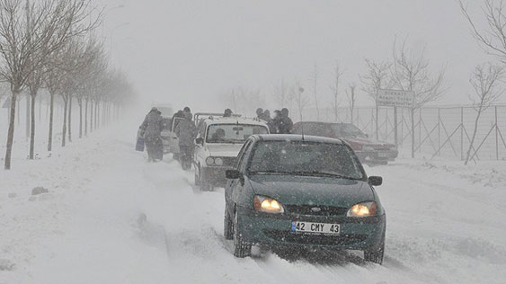 Konya'nın diğer illerle karayolu bağlantısı kesildi