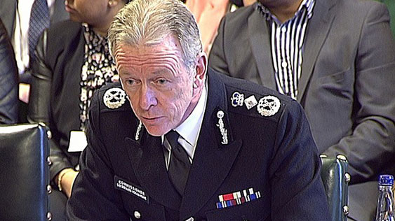 Londra polisi özür diledi