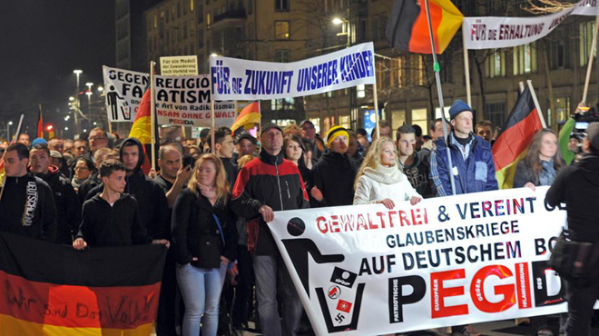 Merkel’den İslam karşıtı PEGIDA hareketine tepki