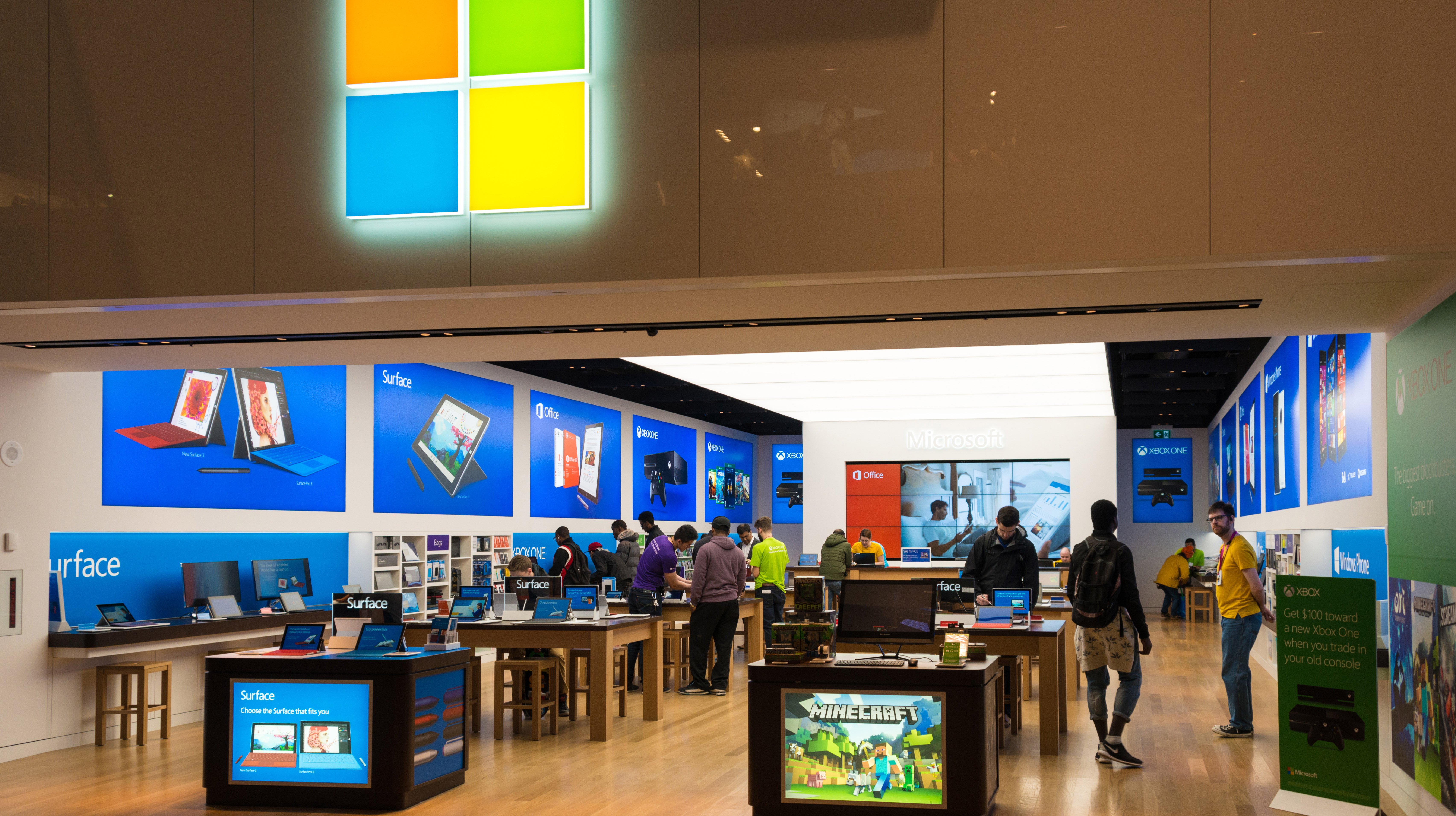 Microsoft'tan eski laptopunu getirene 200 dolar