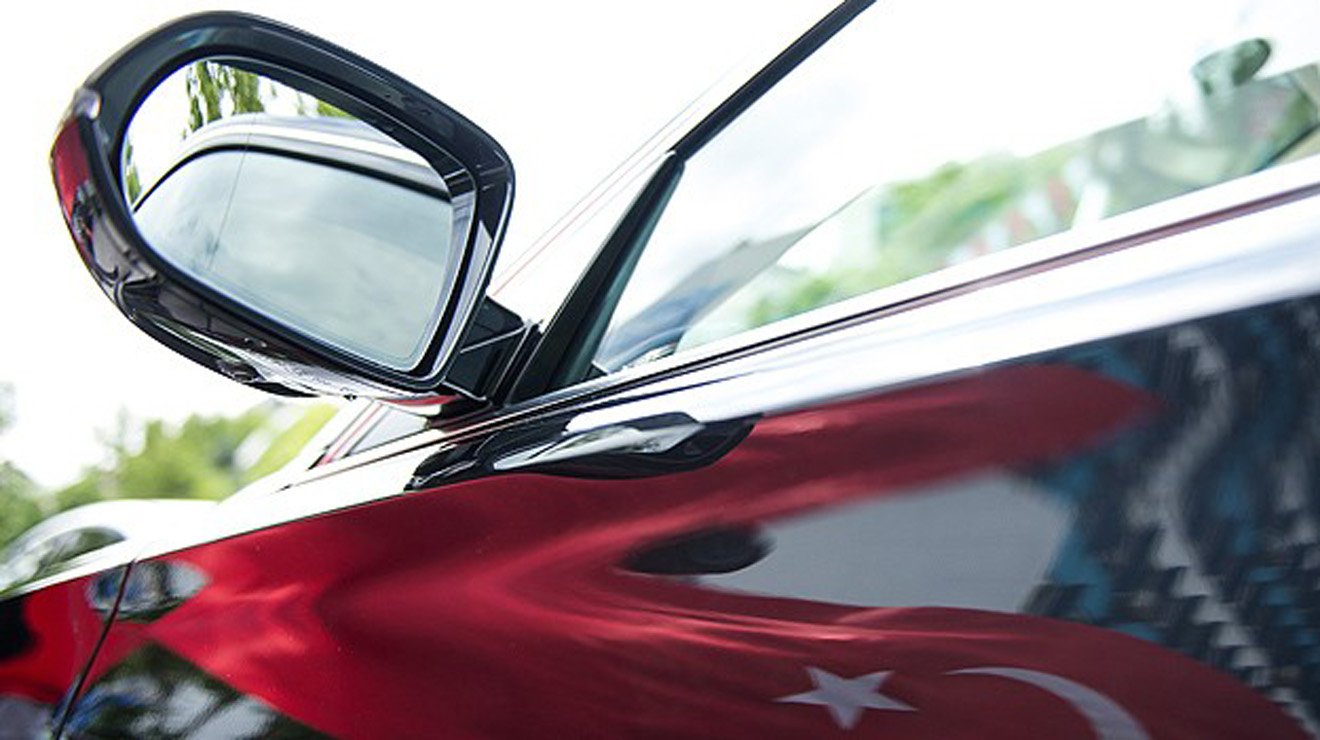 Otomobilde ithal, hafif ticaride yerliyi tercih ettik