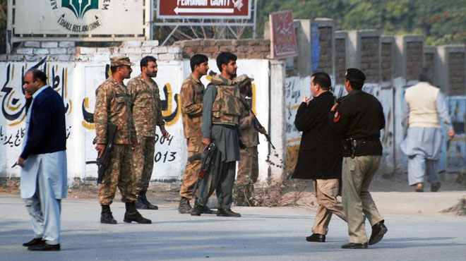 Pakistan'da silahlı saldırı: 7 ölü