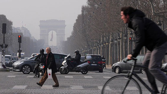 Paris'te hava kirliliği alarmı