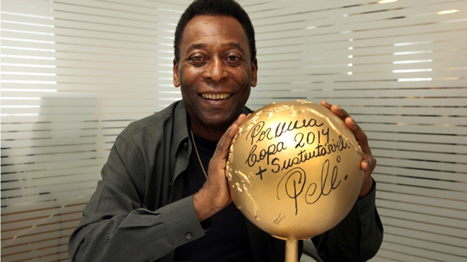 Pelé taburcu oldu