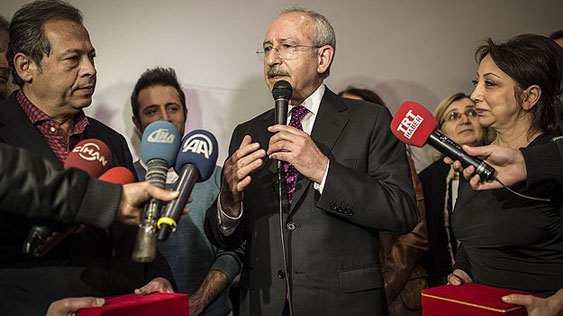 'Sanatçıyı yüceltmek zorundasınız'