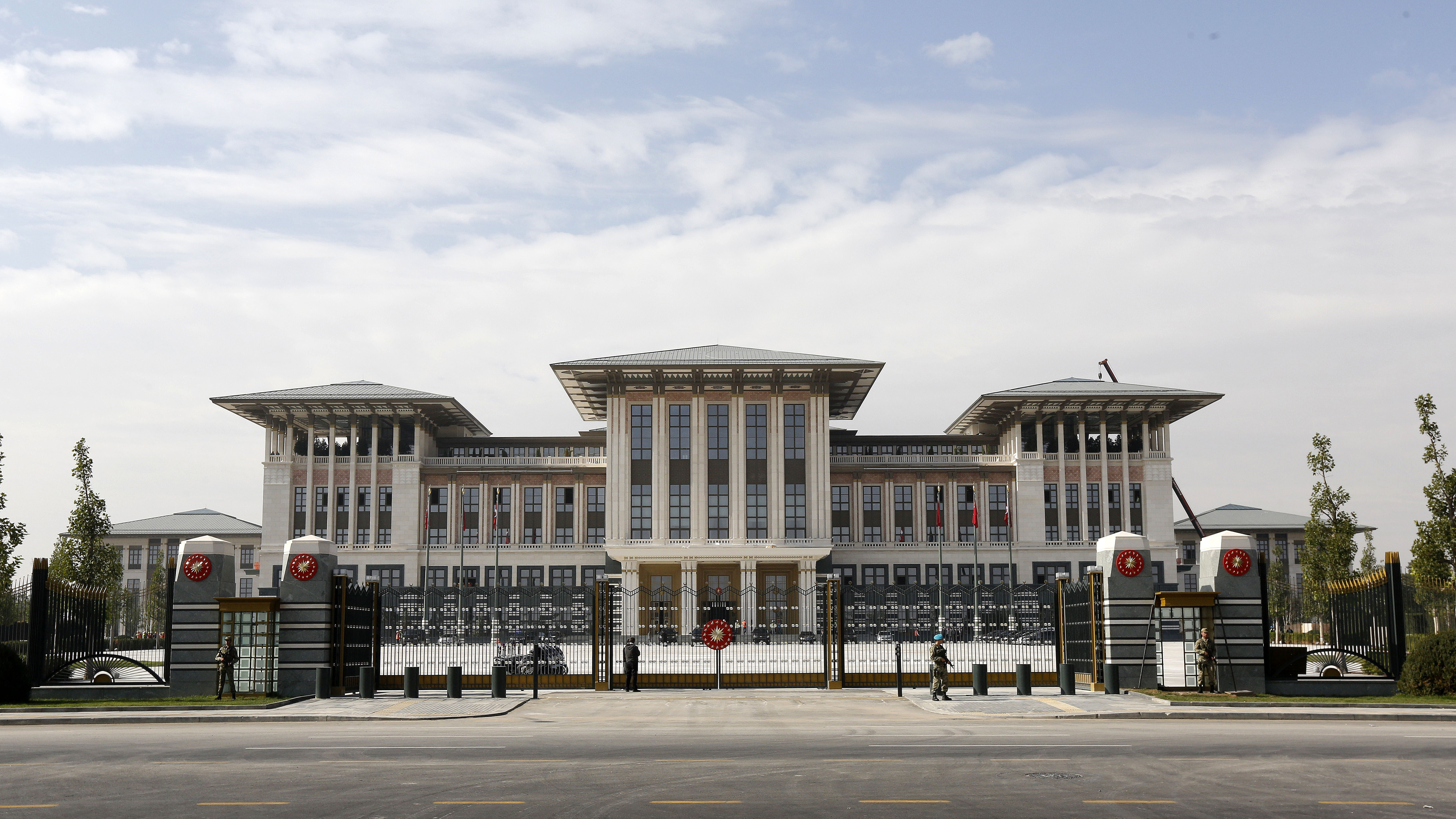 Saray’ın güvenliği için 50 milyon lira