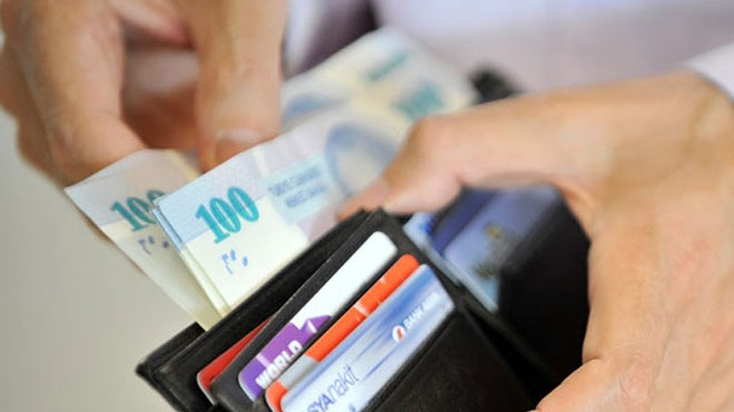 Türkiye'de her 10 çiftten 3'ünün birbirinden gizli banka hesabı var