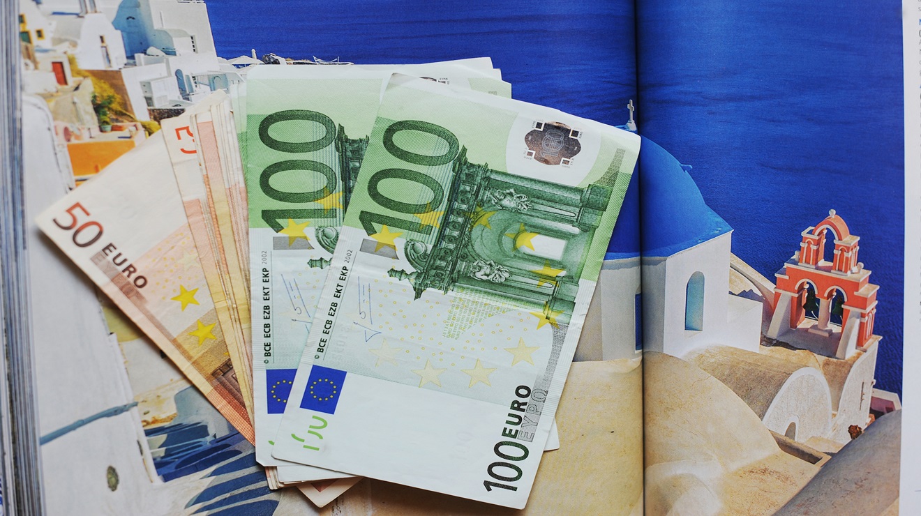 Euro tl. Евро разработка. Yuro. 1n евро. Обыкновенный евро.