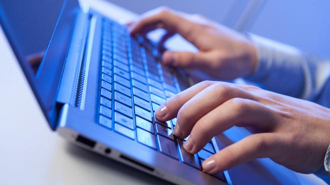 Türkmenistan’da internetten hakarete yasak geldi