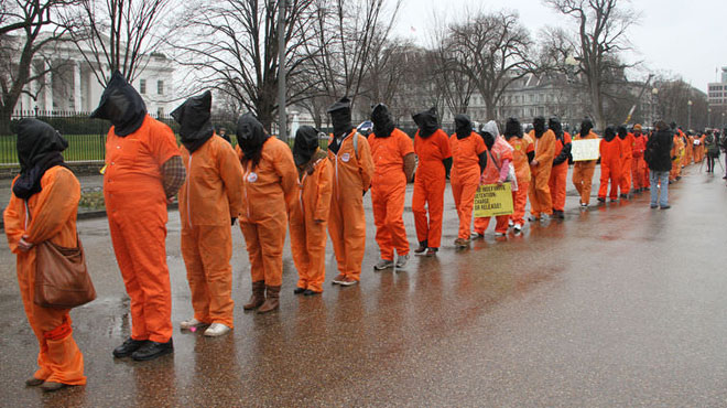 Washington'da Guantanamo cezaevi protesto edildi