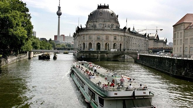 Danimarkalı fon Berlin’de cadde satın aldı