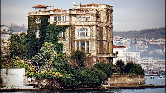 İstanbul Boğazı’nın 60 ‘incisi’ alıcı bekliyor
